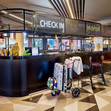 Hotel Moxy Luxembourg Airport Niederanven Exterior foto