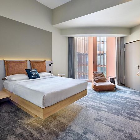 Hotel Moxy Luxembourg Airport Niederanven Exterior foto