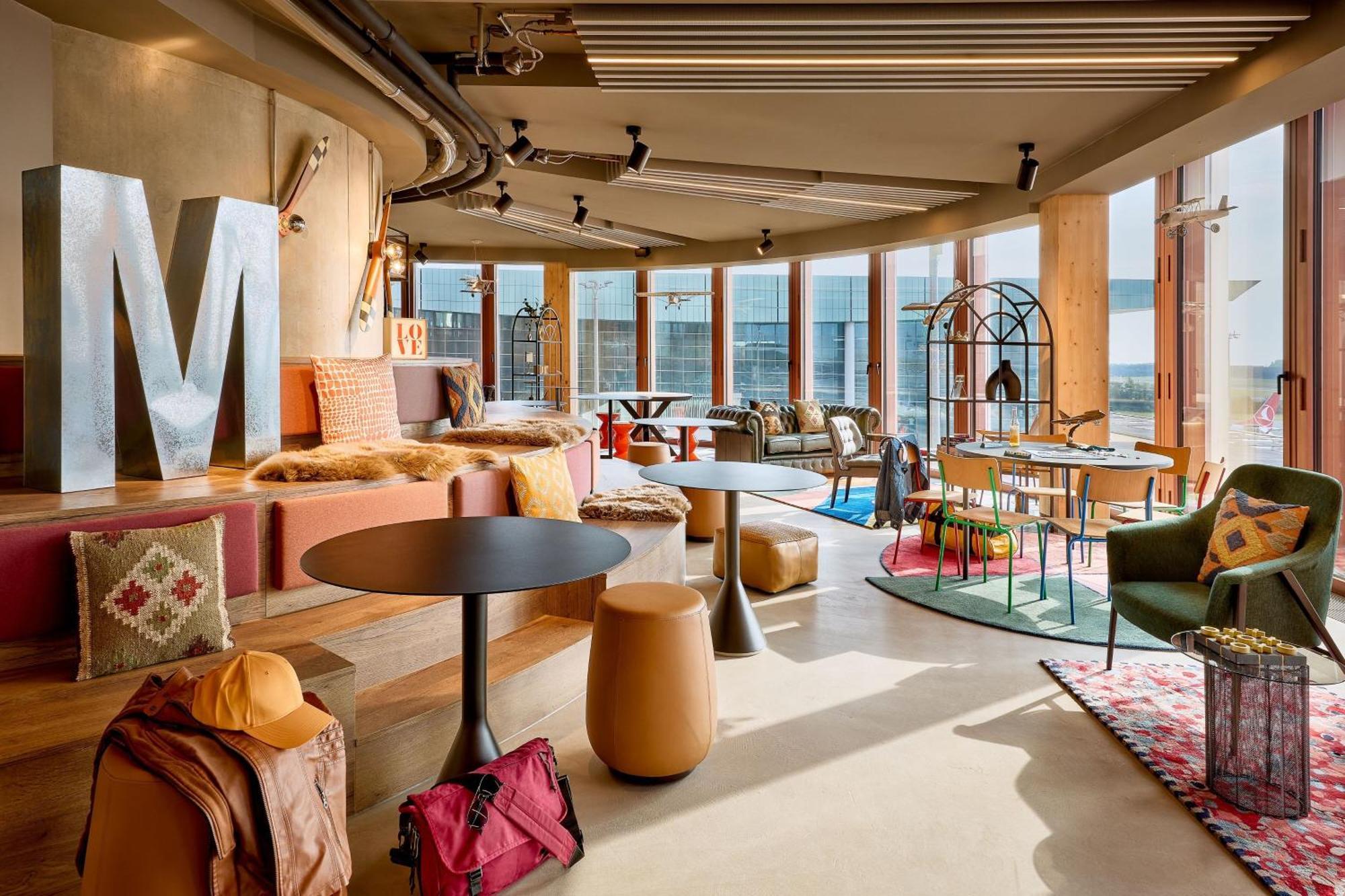 Hotel Moxy Luxembourg Airport Niederanven Exterior foto